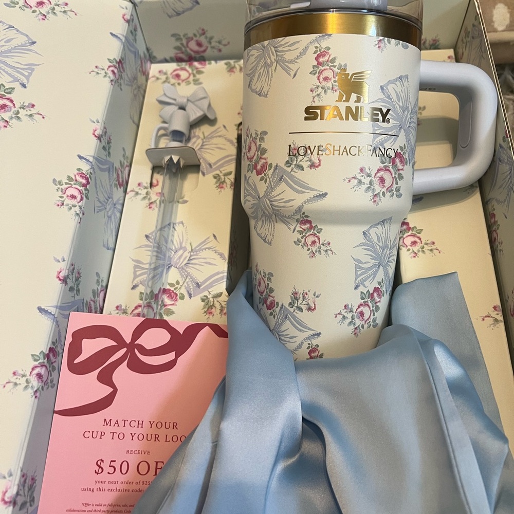 Stanley X LoveShackFancy Tumbler 20oz Holiday Rosa Beau Blue with Twilly